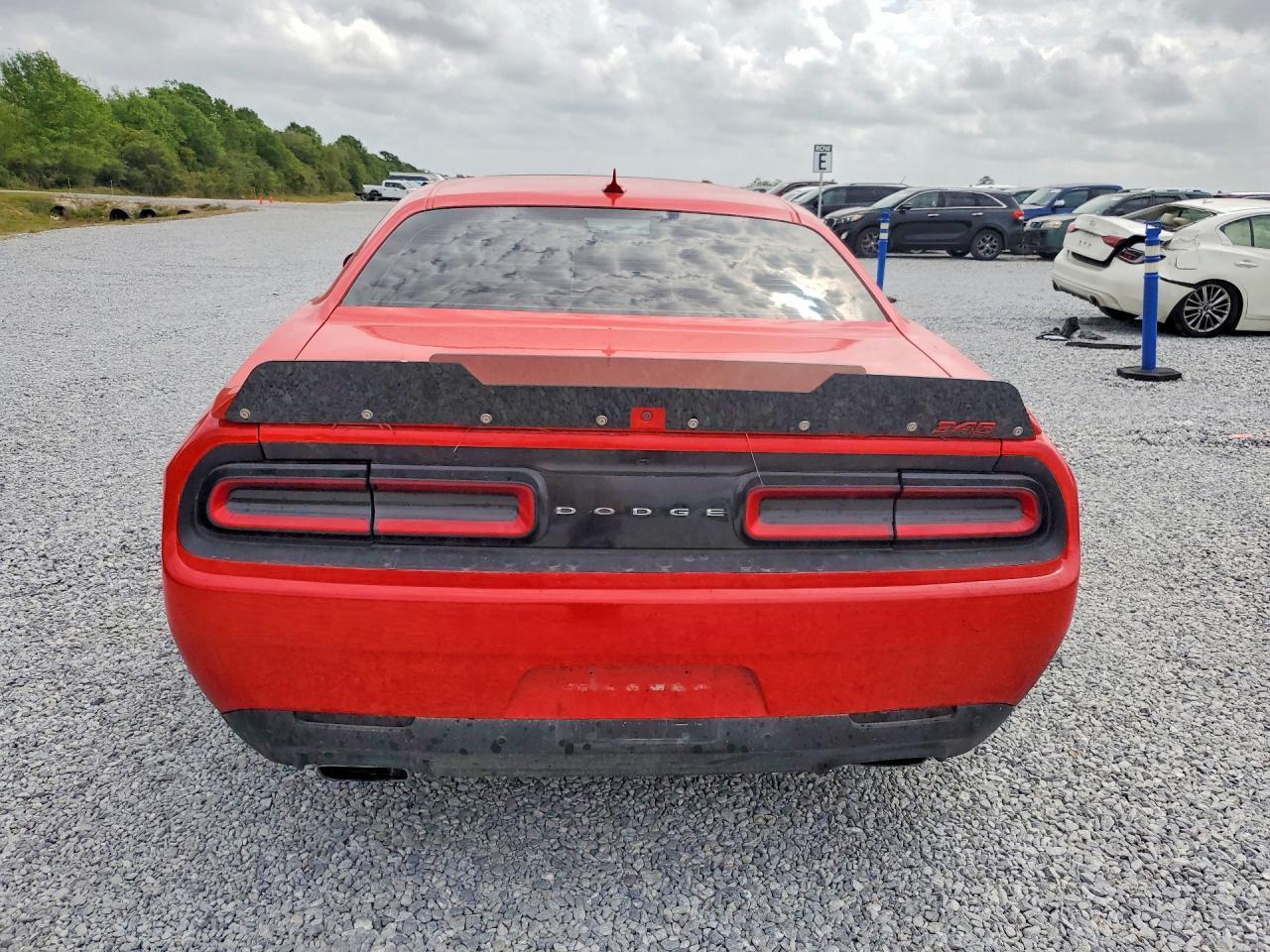 2016 Dodge Challenger R - Image 6
