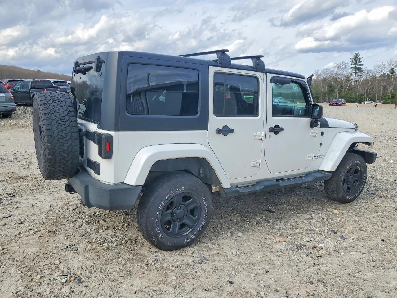 2012 Jeep Wrangler Unlimited Sahara - Фото 3