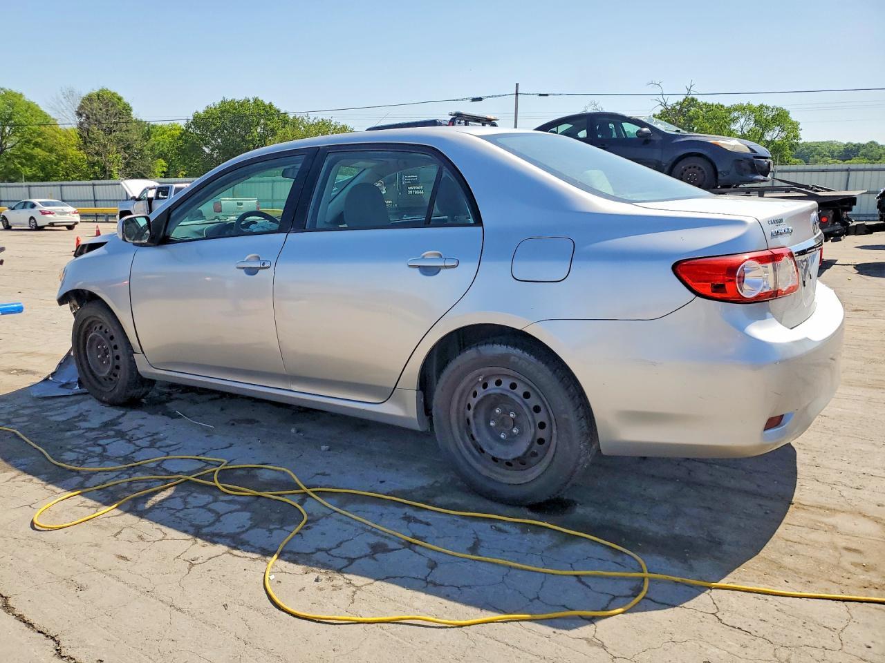 2013 Toyota Corolla Le - Фото 2