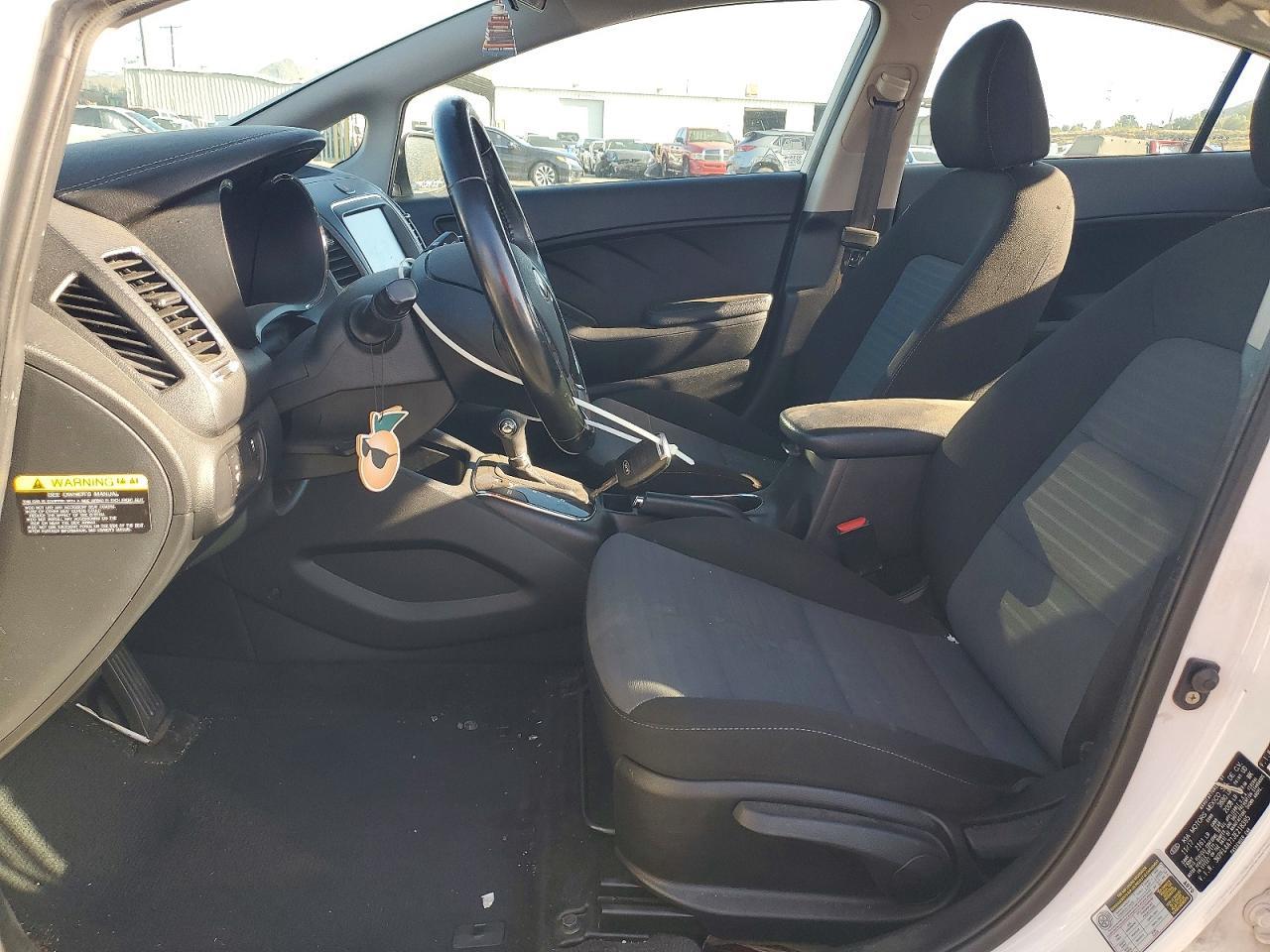 2018 Kia Forte S - Image 7