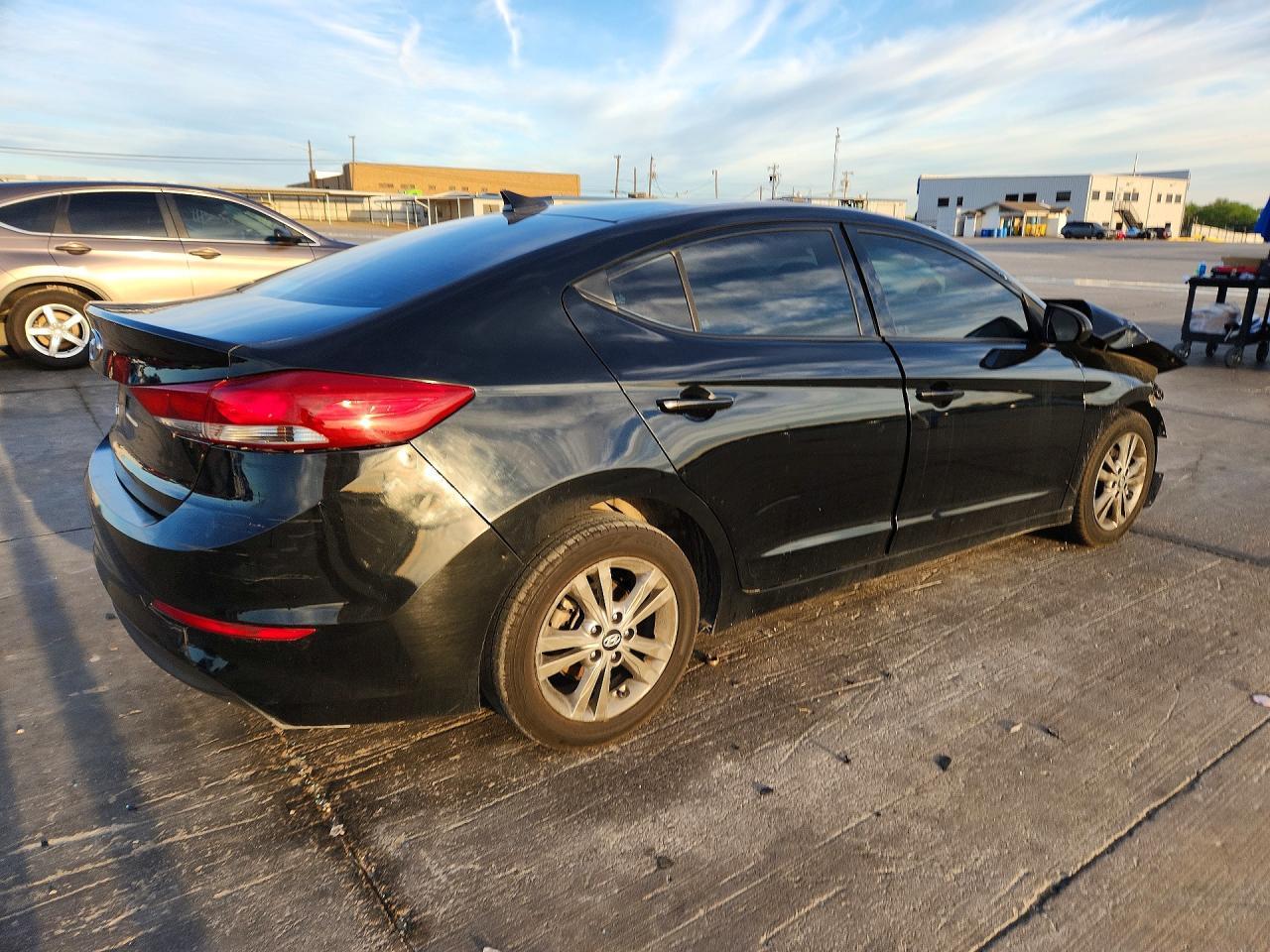 2018 Hyundai Elantra - Image 3