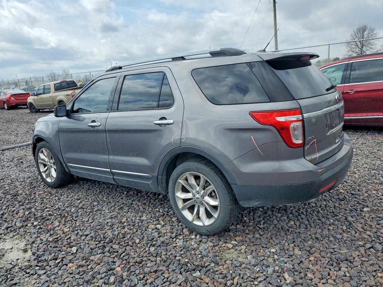2013 Ford Explorer Xlt - Image 2