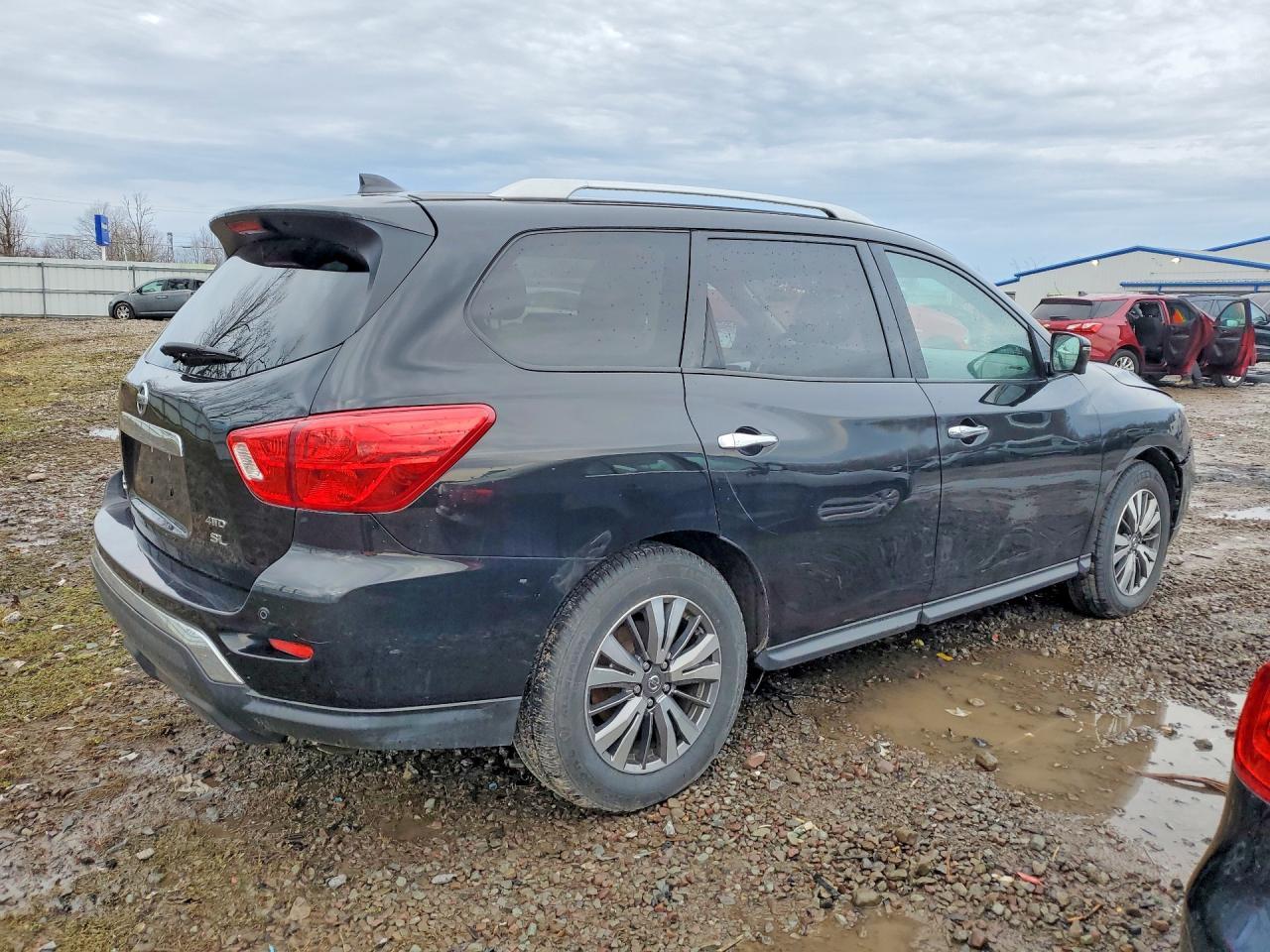 2019 Nissan Pathfinder Sl - Image 3