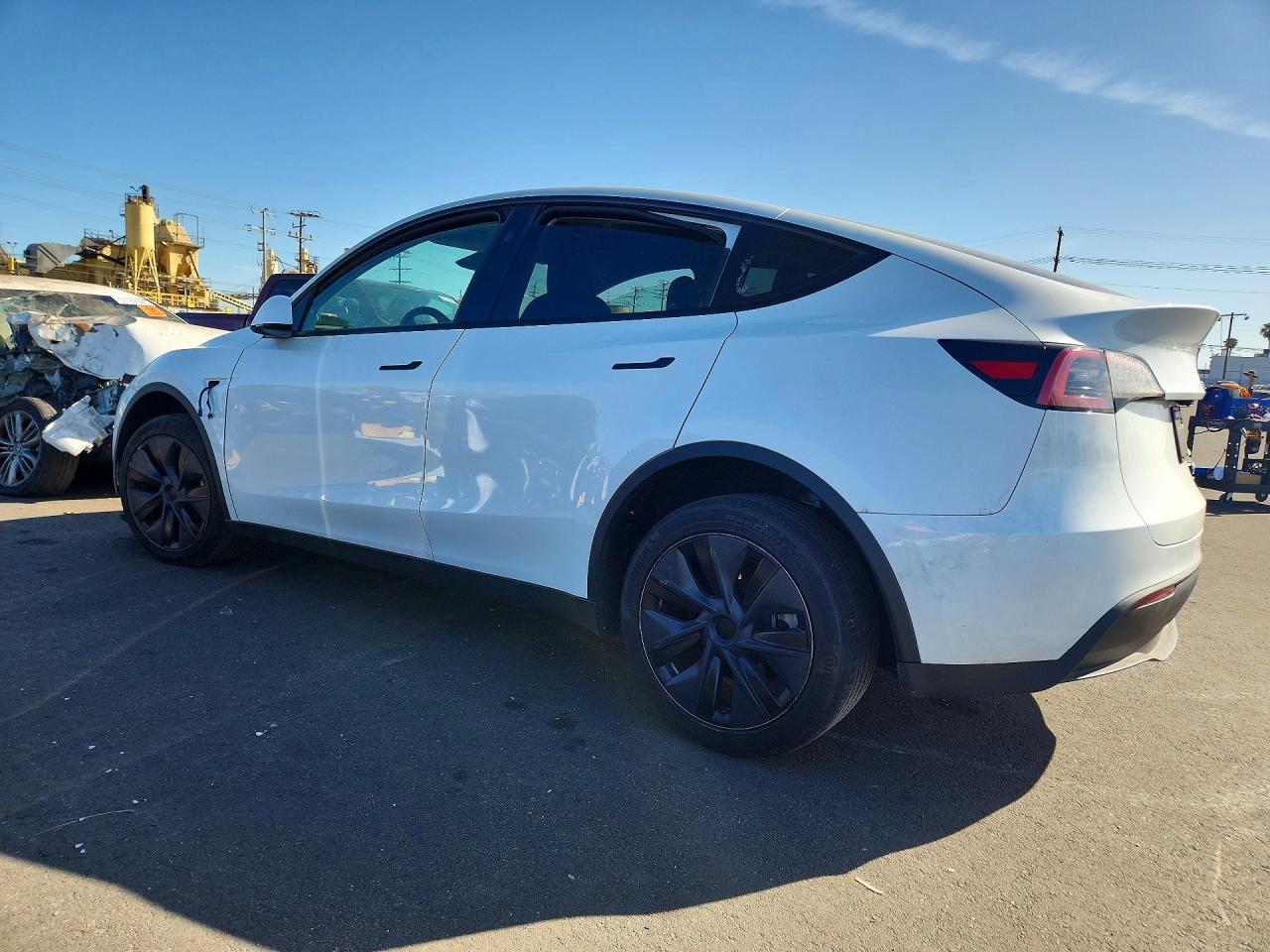 2025 Tesla Model Y - Image 2