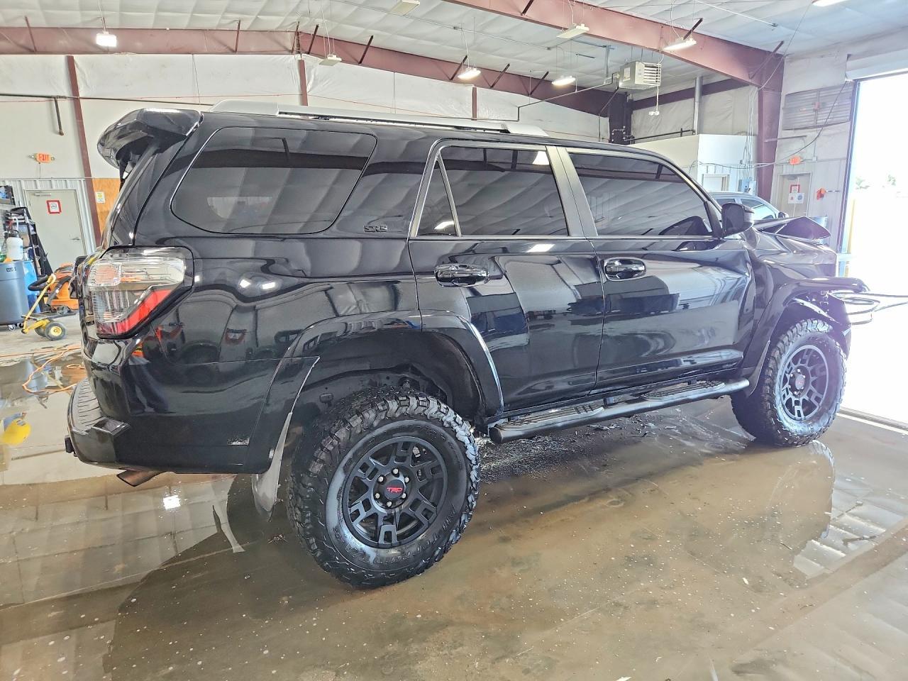 2018 Toyota 4Runner Sr5 - Image 3