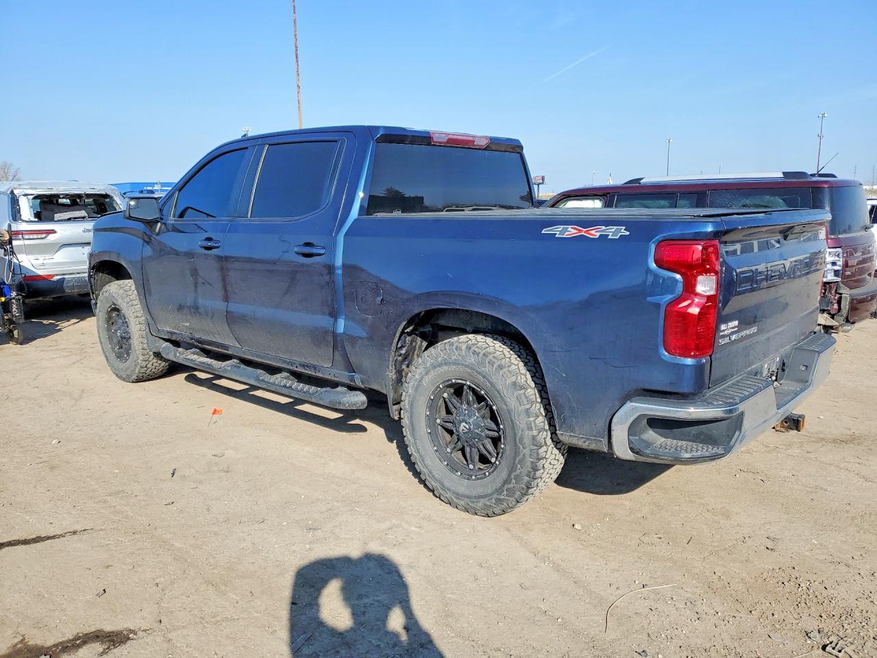 2021 Chevrolet Silverado K1500 Lt - Фото 2