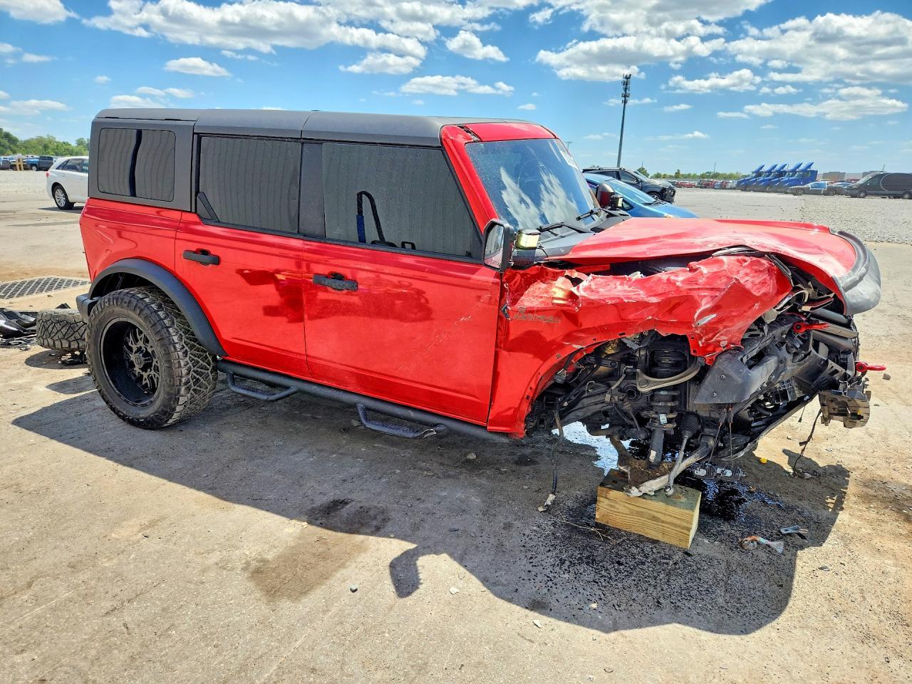 2023 Ford Bronco Base - Image 4