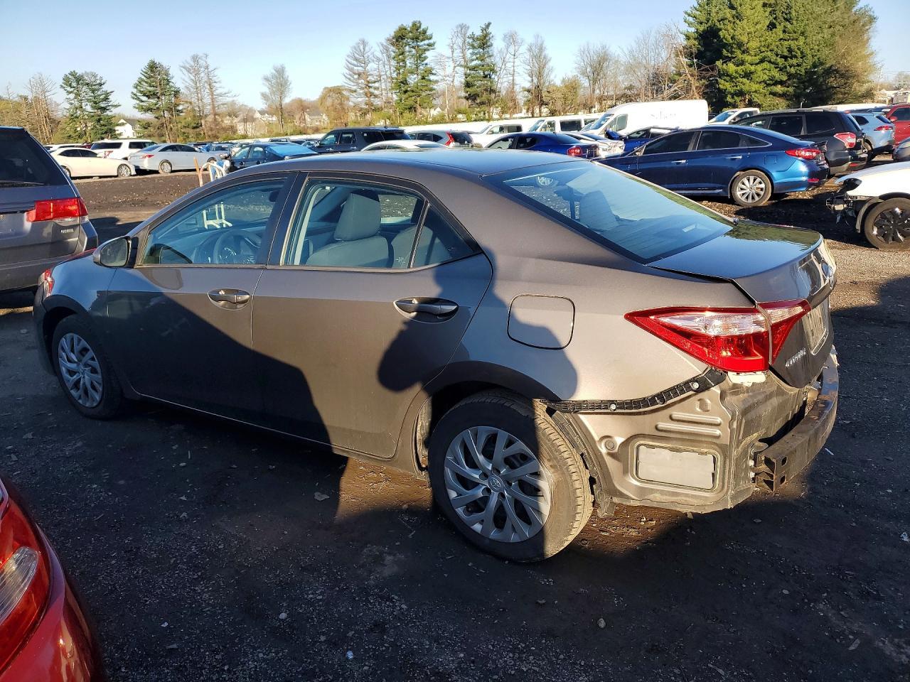2018 Toyota Corolla Le - Image 2