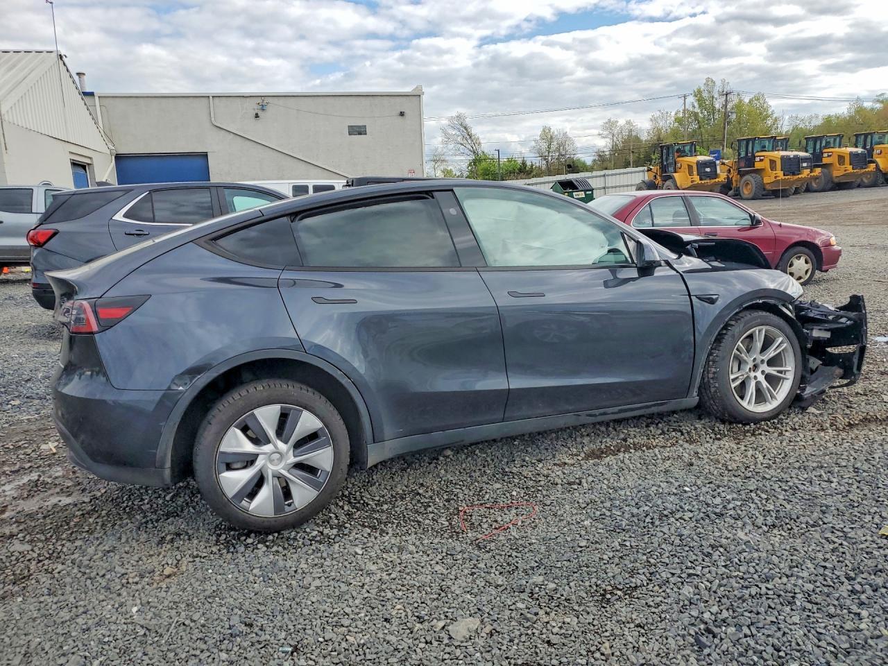 2024 Tesla Model Y - Фото 3