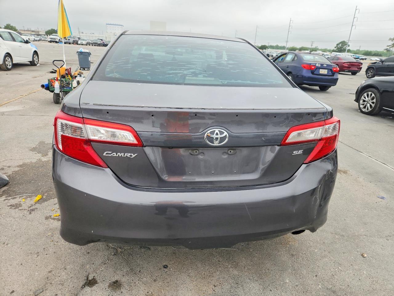 2014 Toyota Camry Se - Image 6