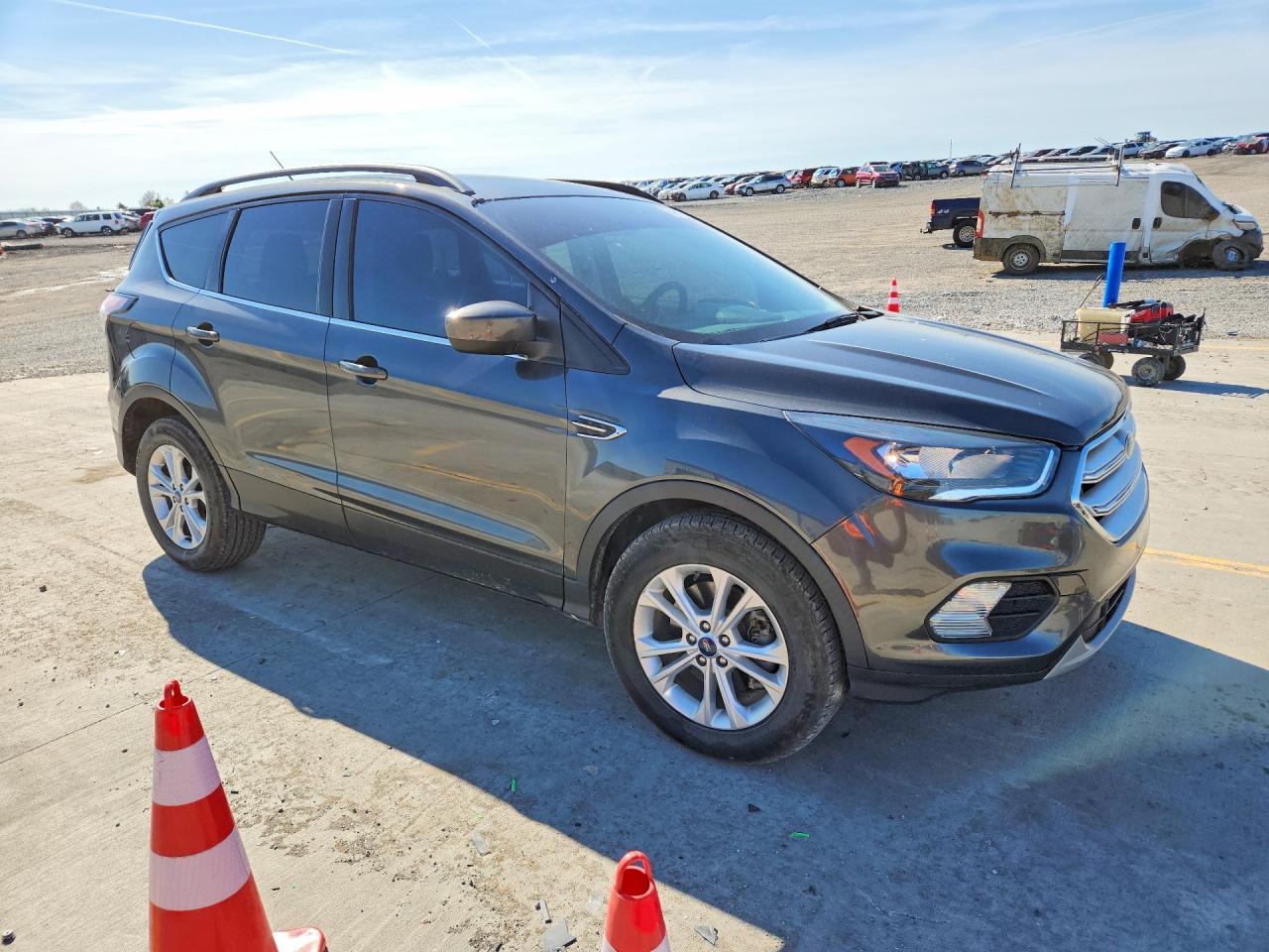 2018 Ford Escape Se - Фото 4