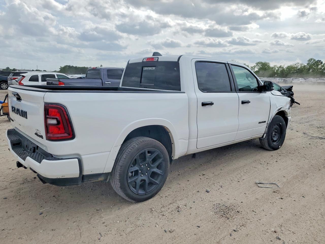 2025 Ram 1500 Laramie - Фото 3
