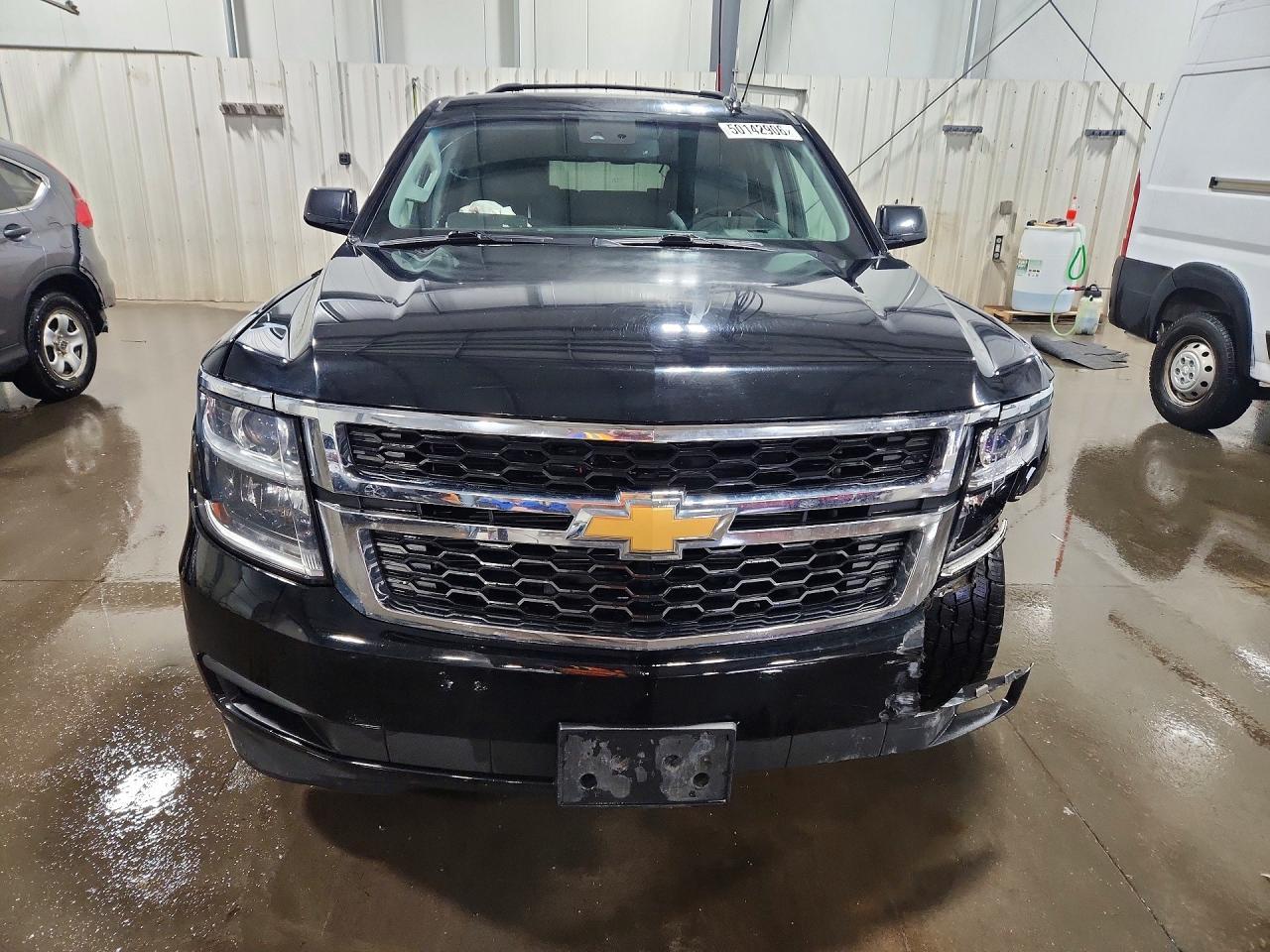 2017 Chevrolet Suburban K1500 Lt - Image 5