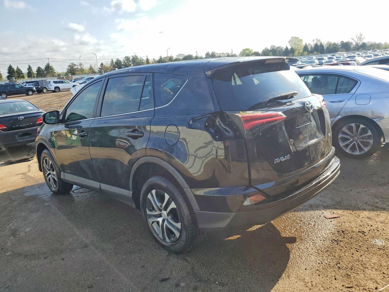 2016 Toyota Rav4 Le - Image 2
