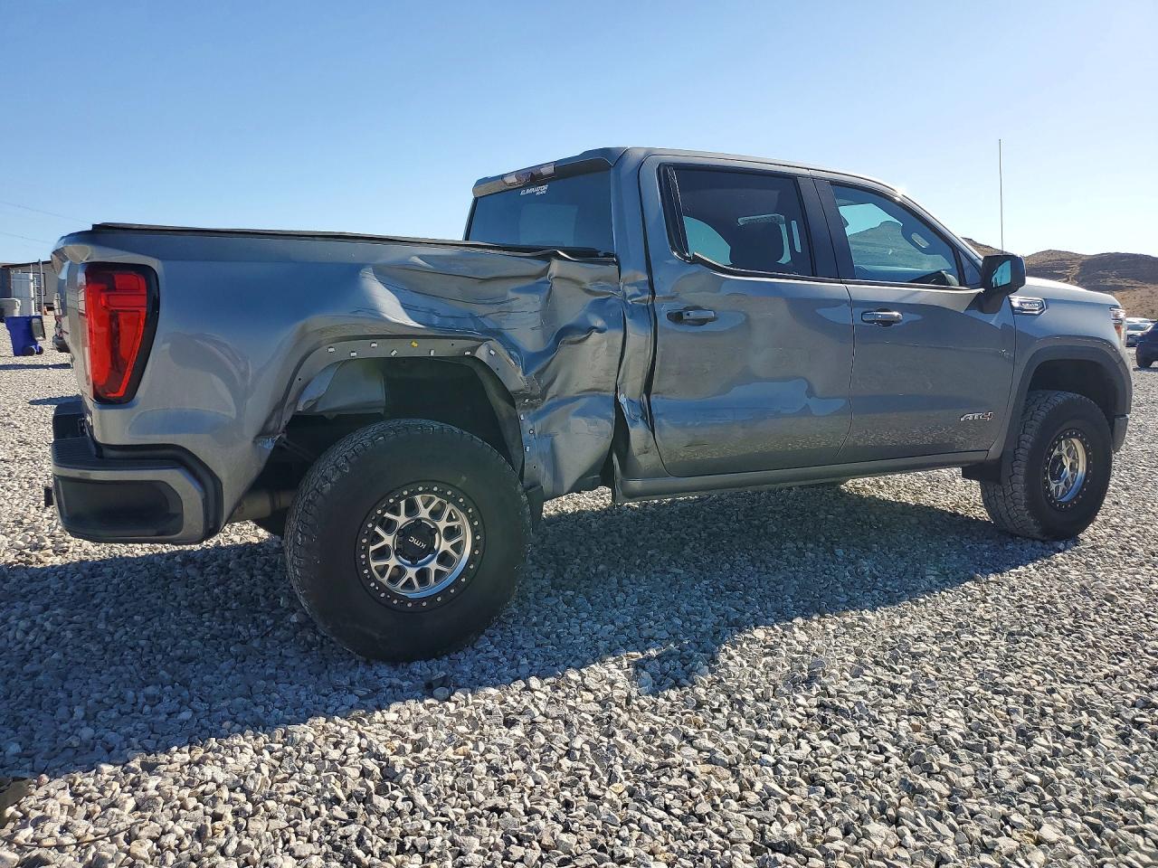 2020 GMC Sierra K1500 At4 - Фото 3