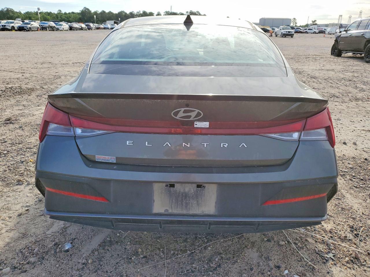 2025 Hyundai Elantra Sel Sport - Фото 6
