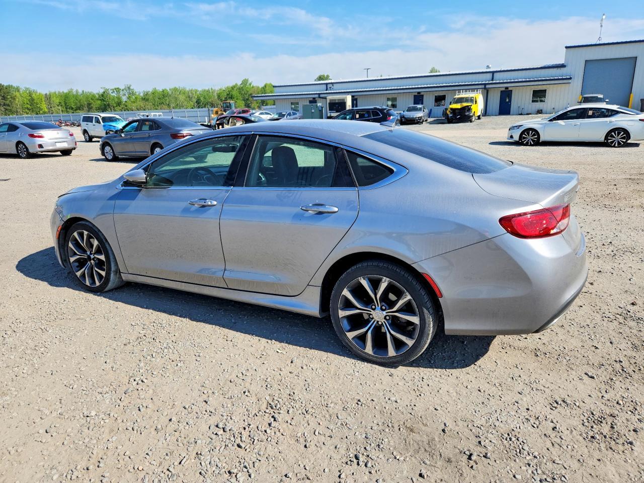 2015 Chrysler 200 C - Фото 2