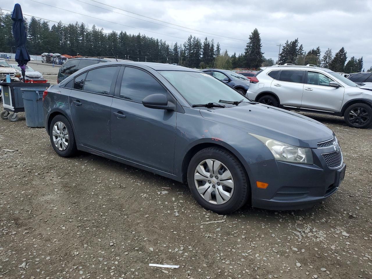 2013 Chevrolet Cruze Ls - Image 4