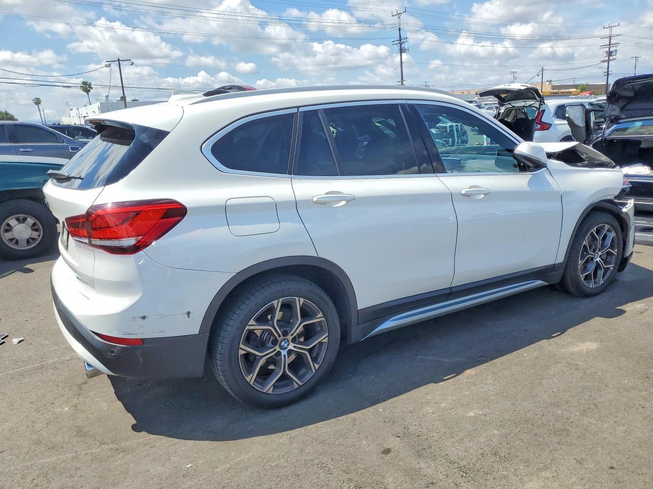 2021 BMW X1 Sdrive28I - Фото 3
