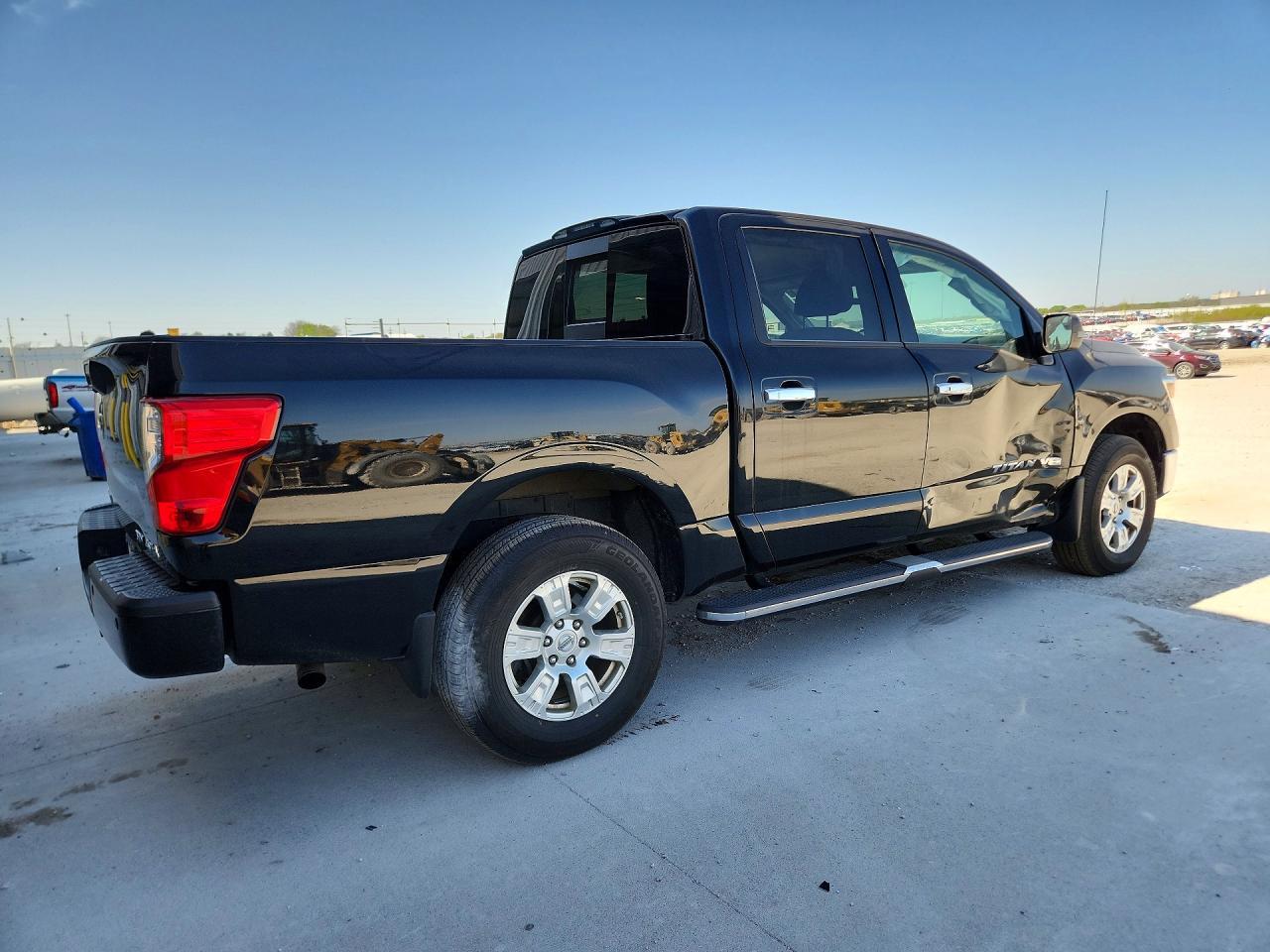 2019 Nissan Titan Sv - Image 3