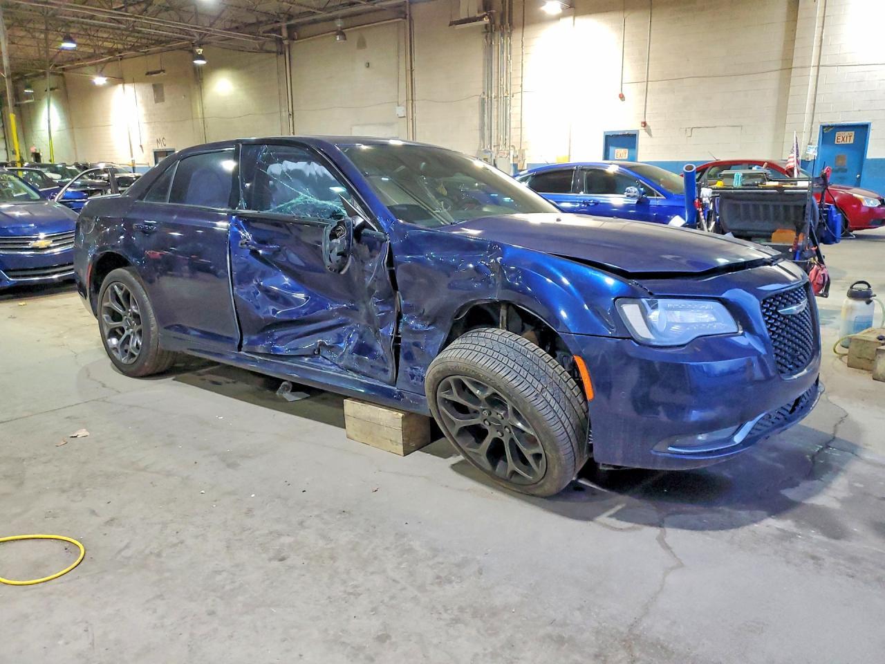 2015 Chrysler 300 S - Фото 4