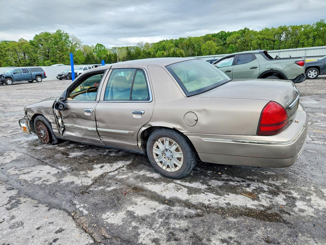 2006 Mercury Grand Marquis Gs - Image 2