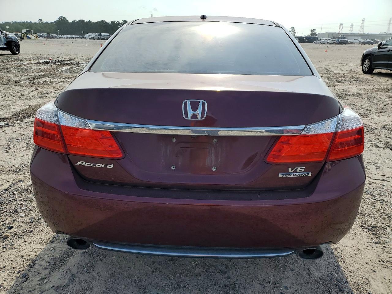 2014 Honda Accord Touring - Image 6