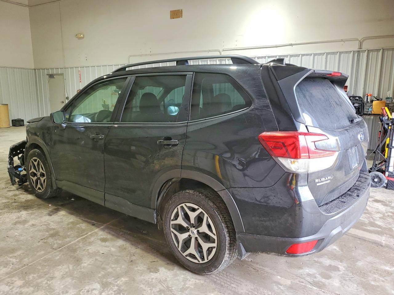 2021 Subaru Forester Premium - Image 2