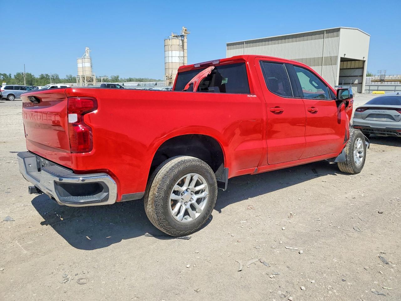 2024 Chevrolet Silverado K1500 Lt - Image 3