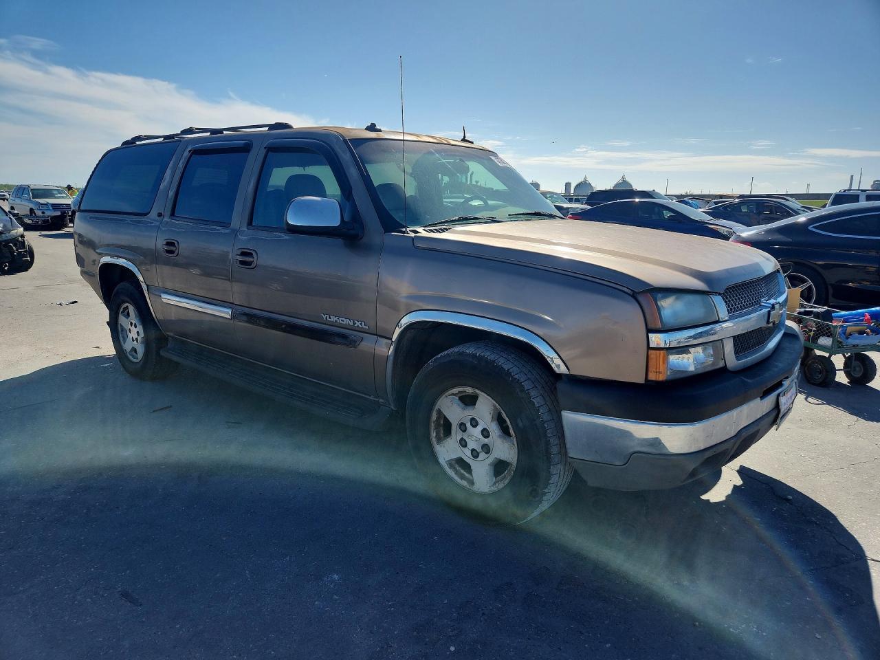 2003 GMC Yukon Xl C1500 - Image 4