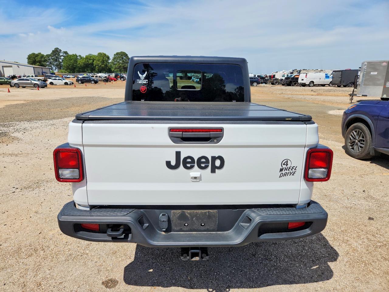 2023 Jeep Gladiator Sport - Image 6