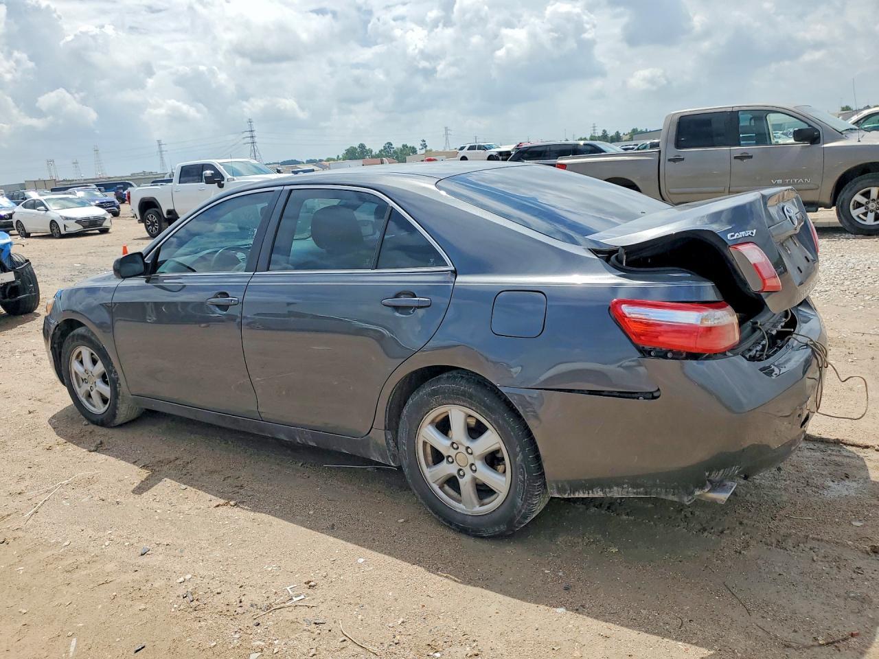 2008 Toyota Camry Le V6 - Image 2