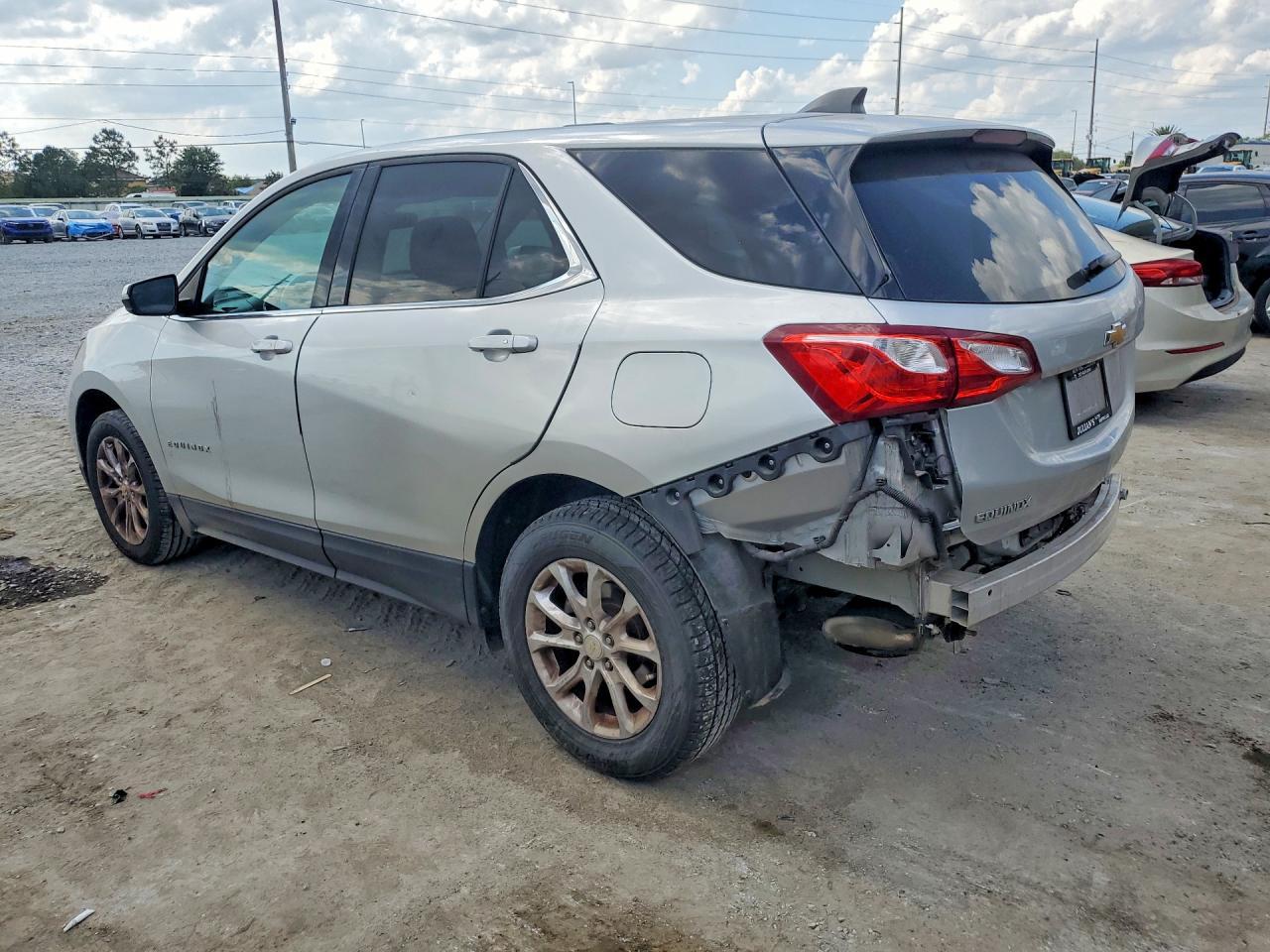 2019 Chevrolet Equinox Lt - Image 2