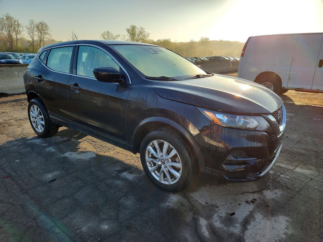 2021 Nissan Rogue Sport S - Фото 4