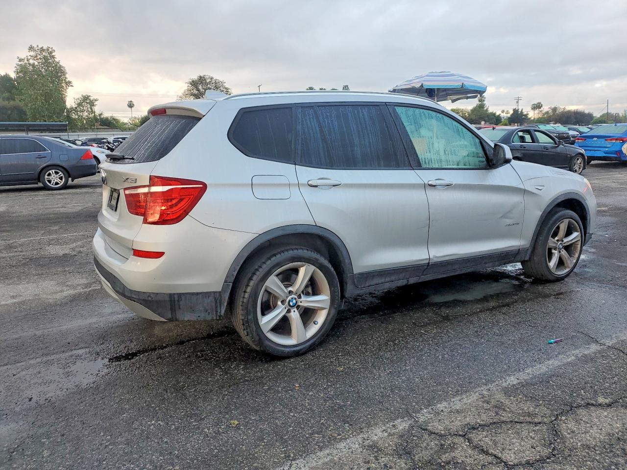 2017 BMW X3 Sdrive28I - Фото 3