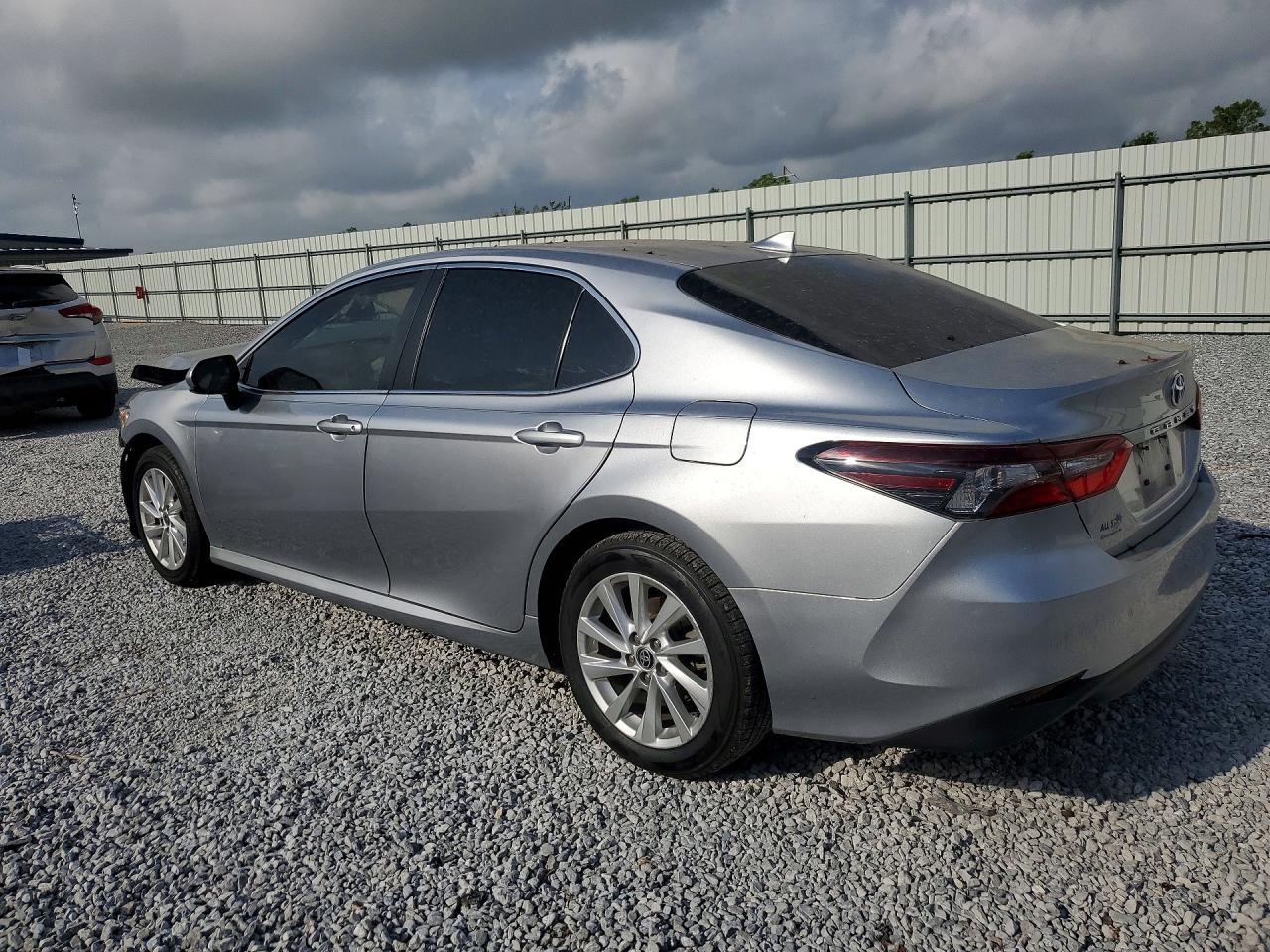 2024 Toyota Camry Le - Фото 2