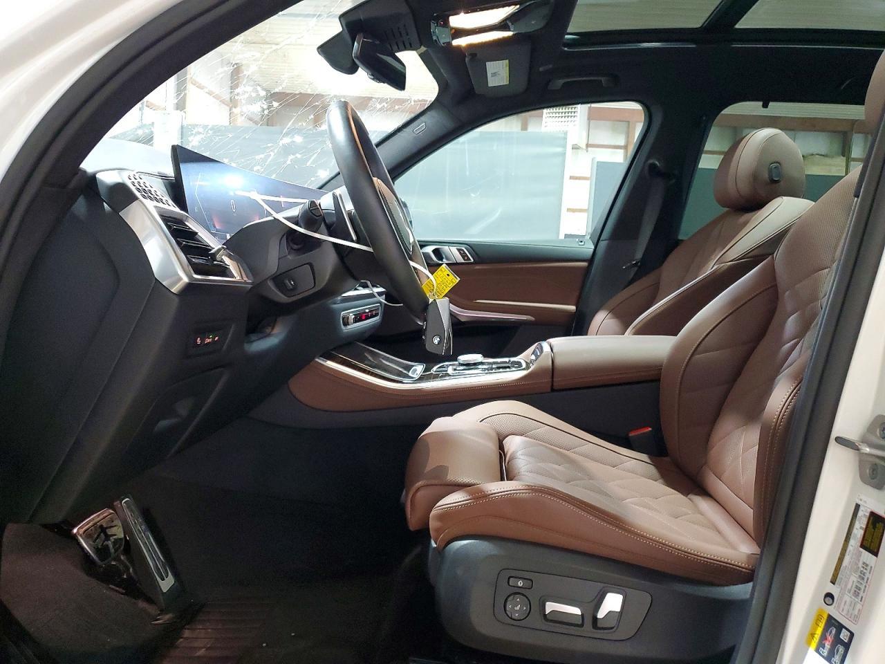 2025 BMW X5 xDrive50E - Image 7