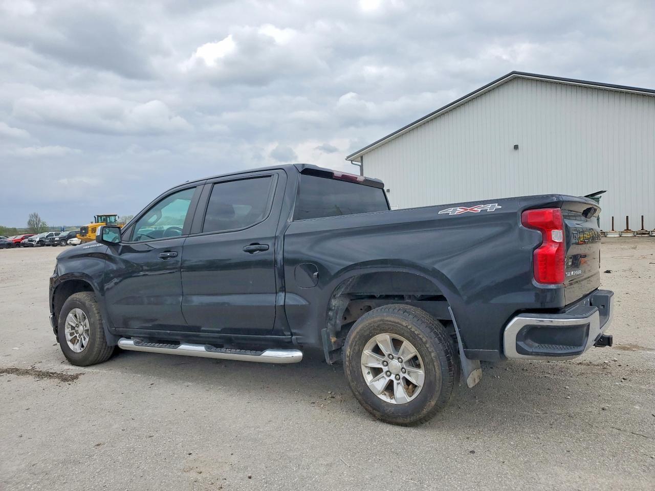 2020 Chevrolet Silverado K1500 Lt - Image 2