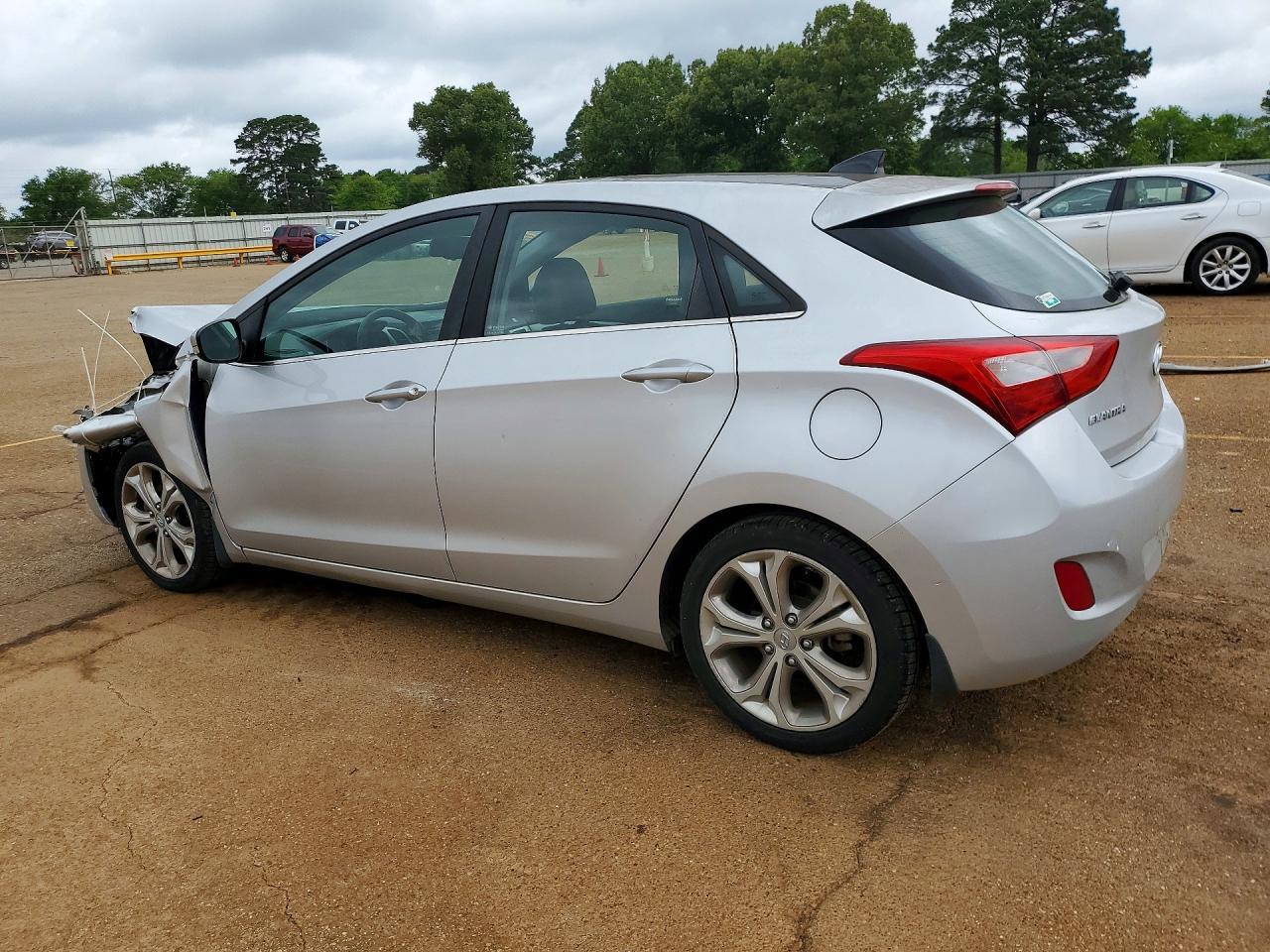 2013 Hyundai Elantra Gt Base - Image 2