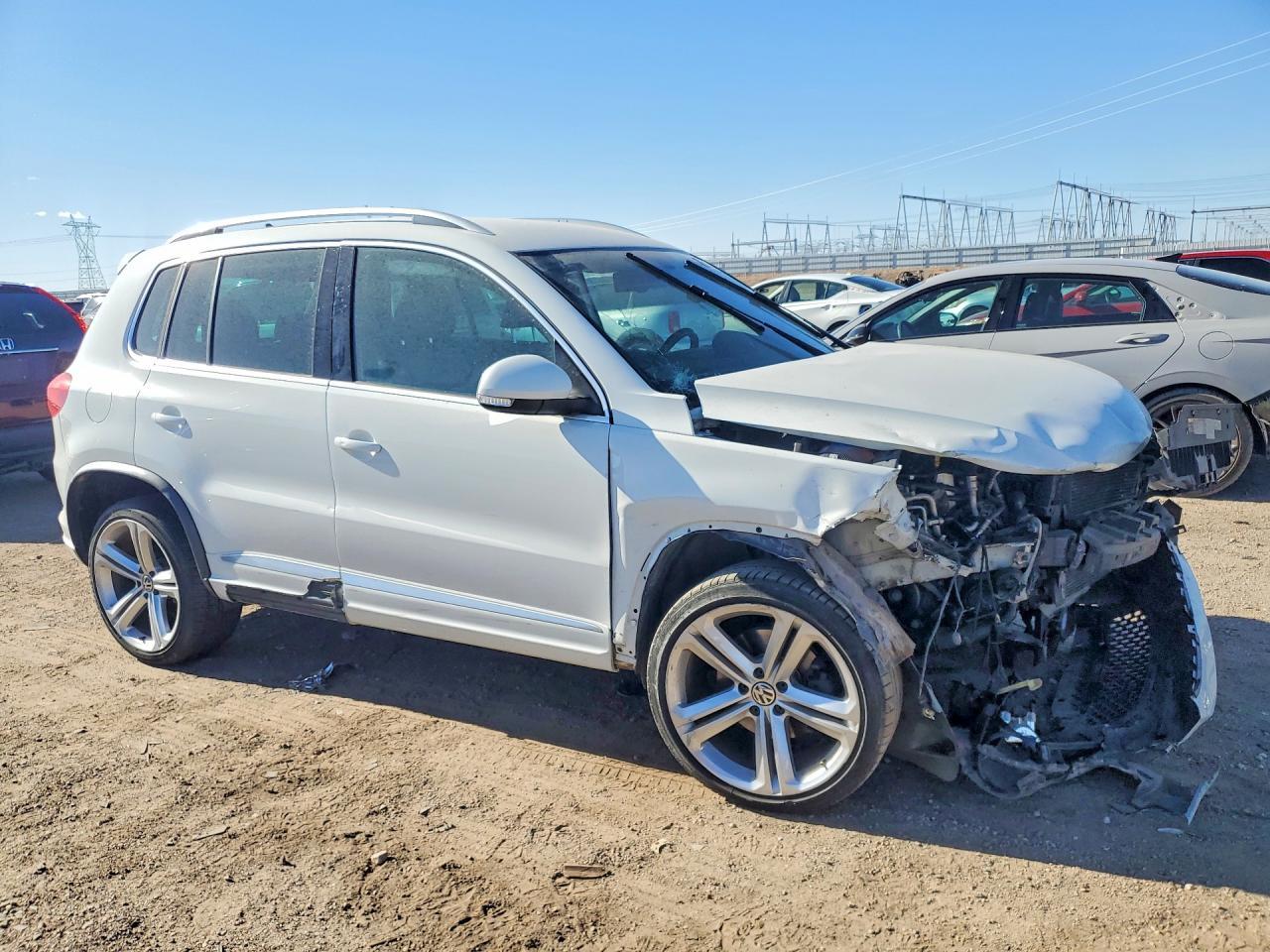 2016 Volkswagen Tiguan S - Image 4