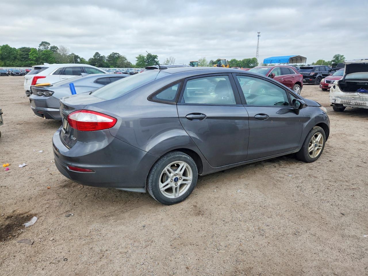 2019 Ford Fiesta Se - Фото 3