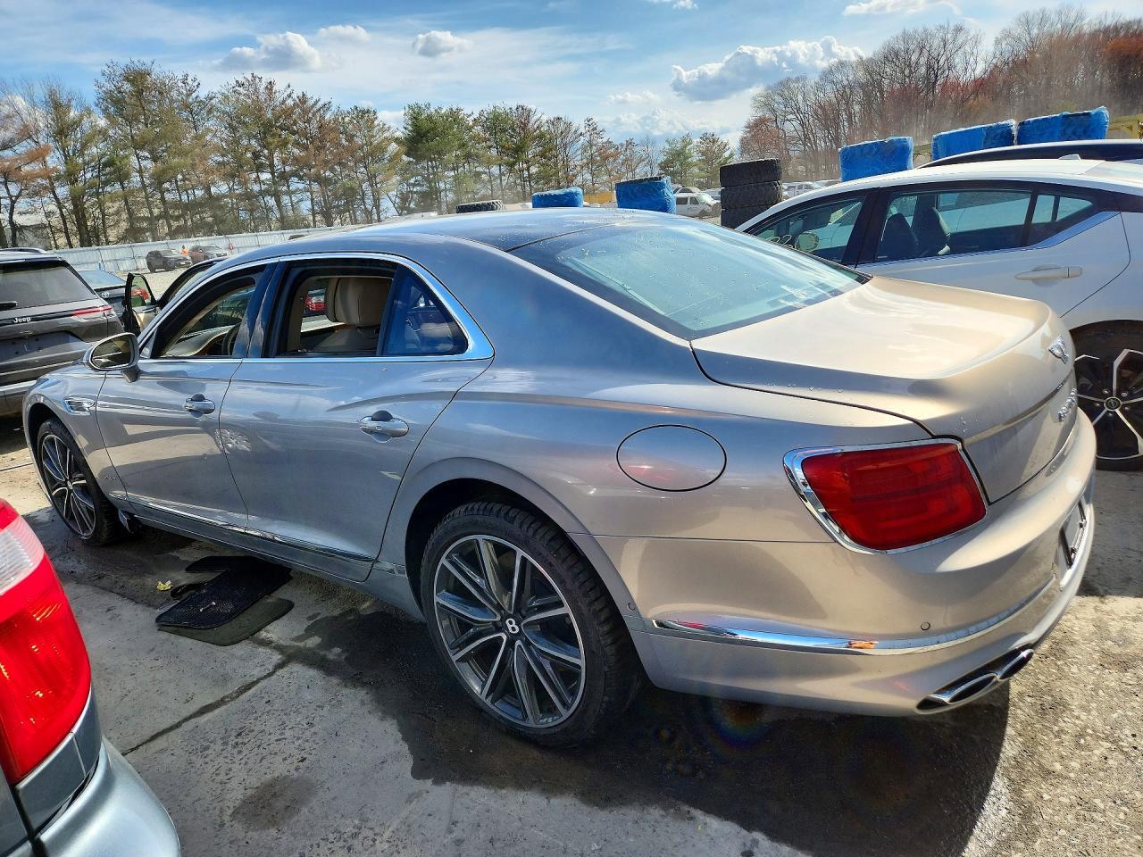 2024 Bentley Flying Spur - Фото 2