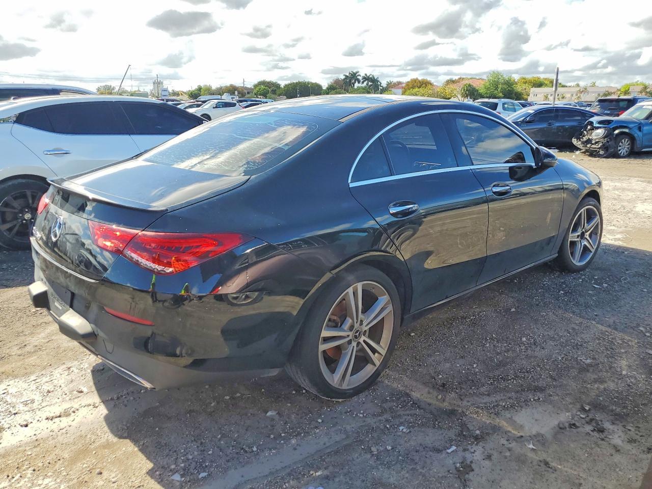 2021 Mercedes-Benz Cla 250 - Фото 3
