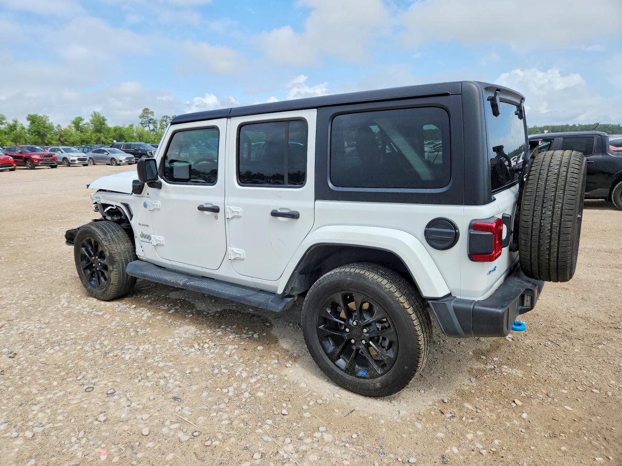2023 Jeep Wrangler Sahara 4Xe - Фото 2