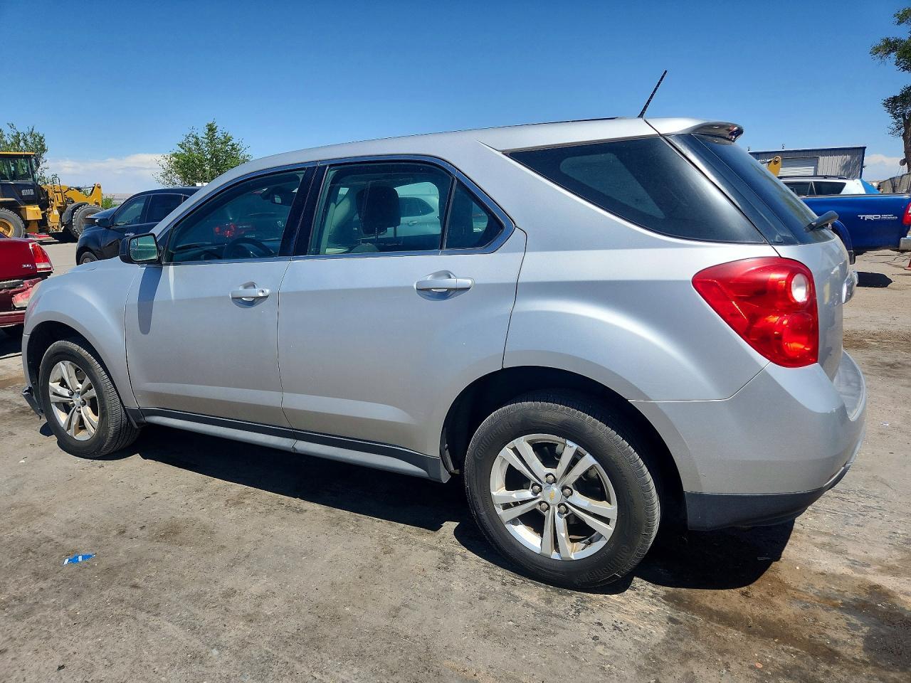 2013 Chevrolet Equinox Ls - Image 2