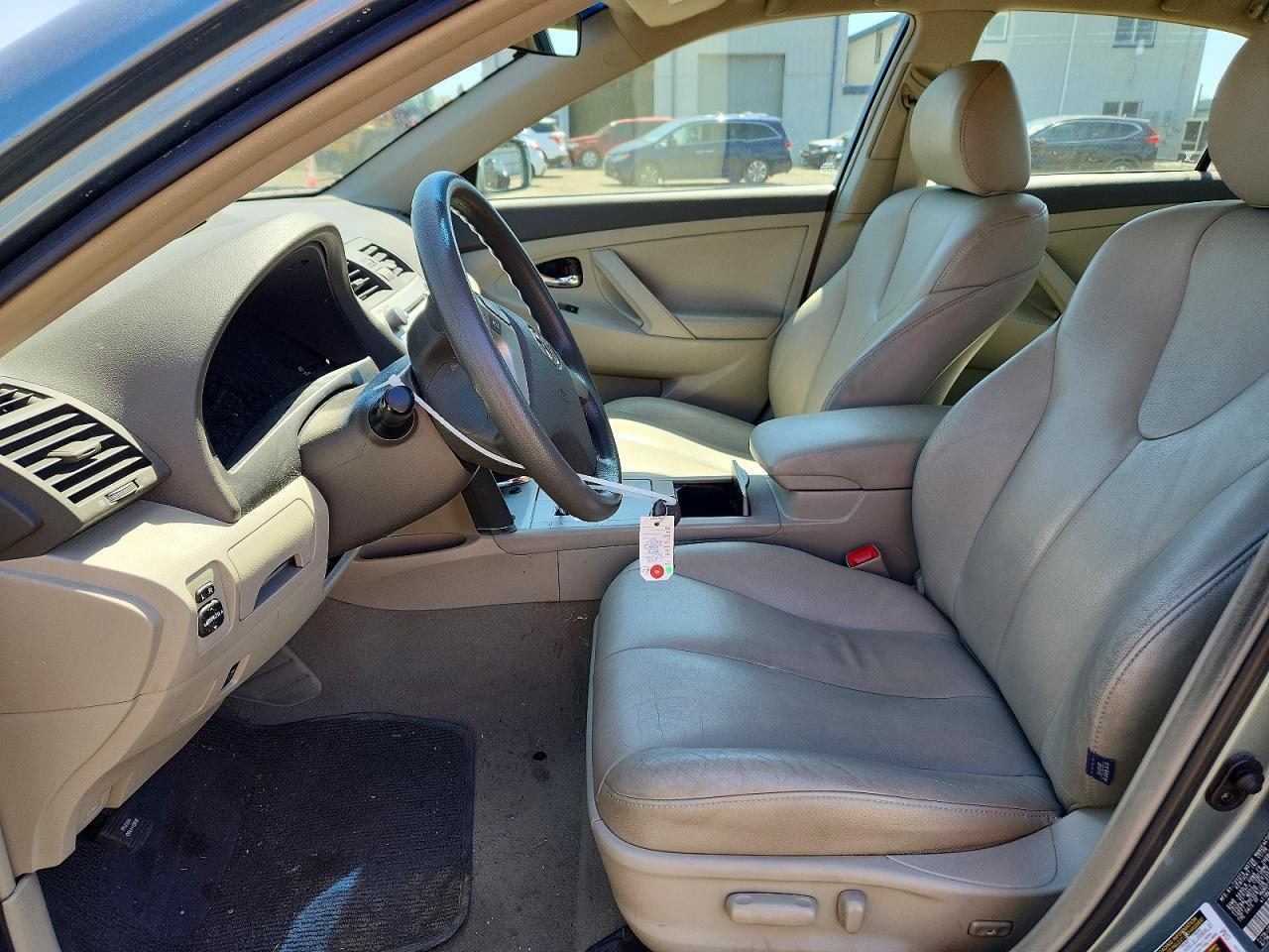 2010 Toyota Camry Le V6 - Image 7