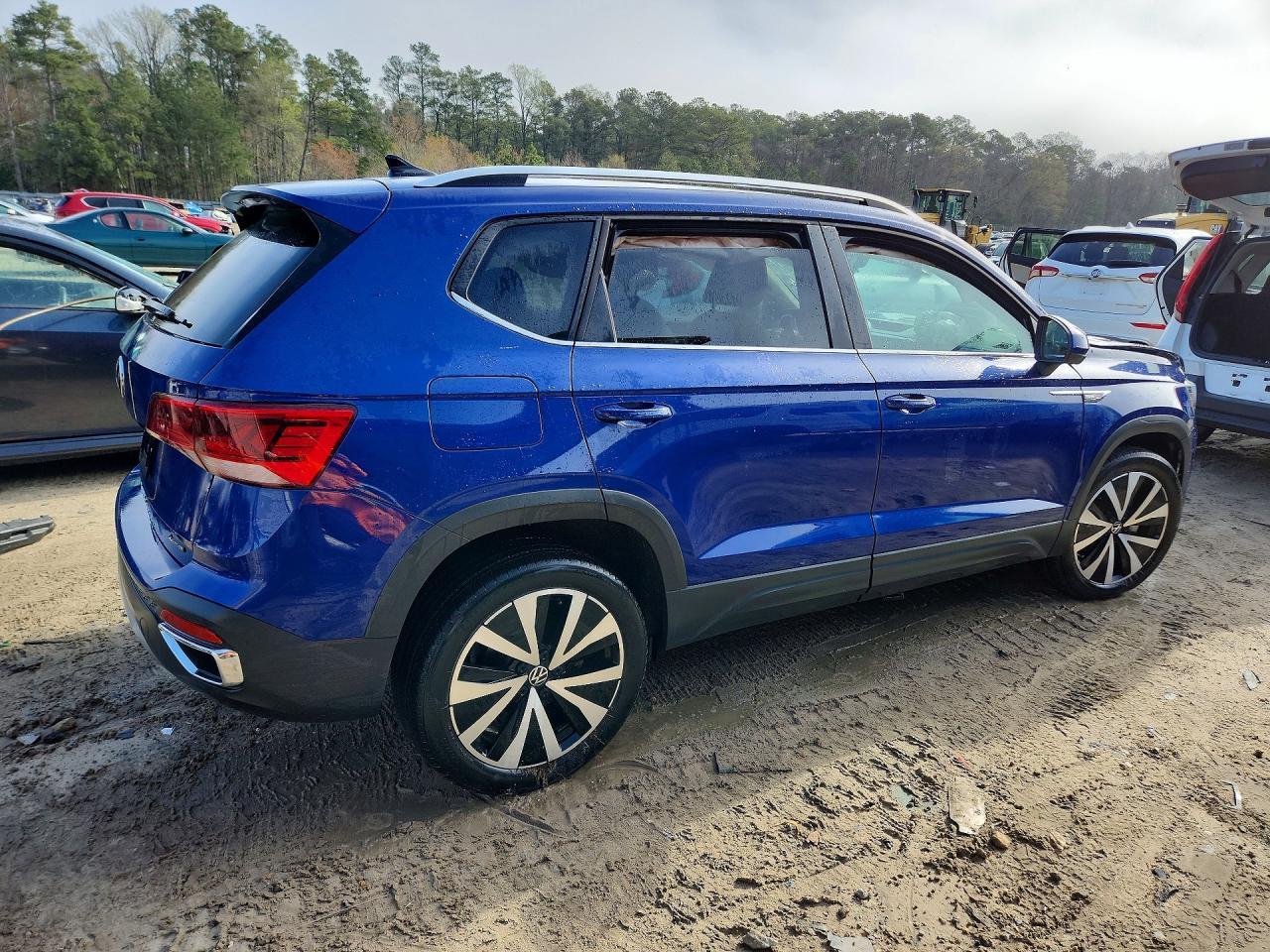 2022 Volkswagen Taos Se - Фото 3