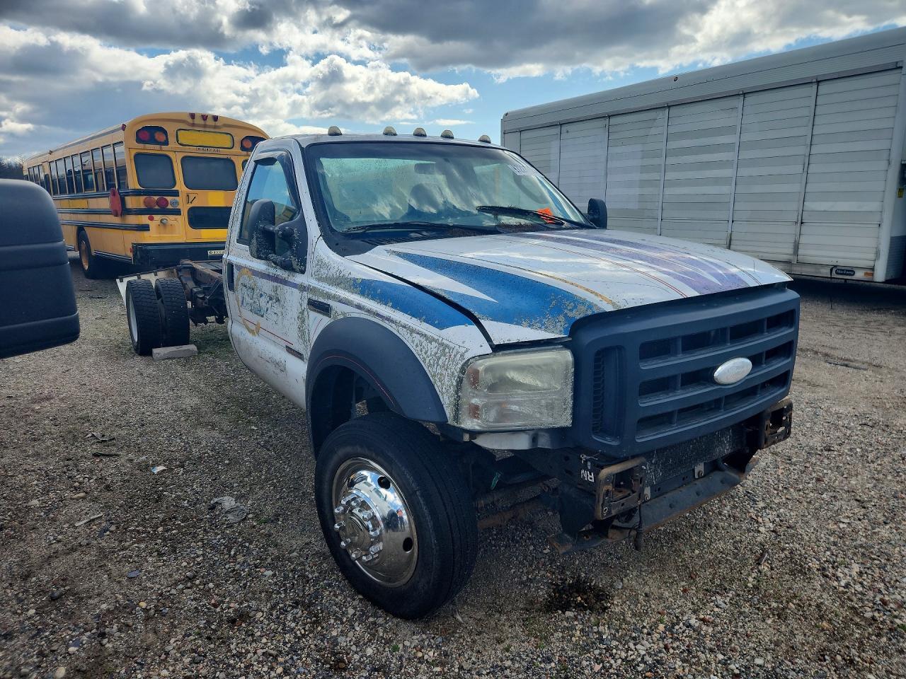 2007 Ford F550 Super Duty Truck Cab And Chassis - Фото 4