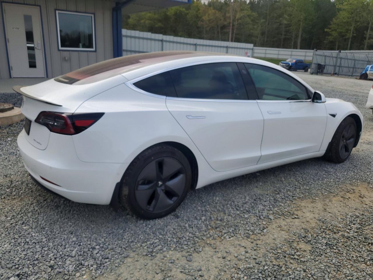 2018 Tesla Model 3 - Фото 3