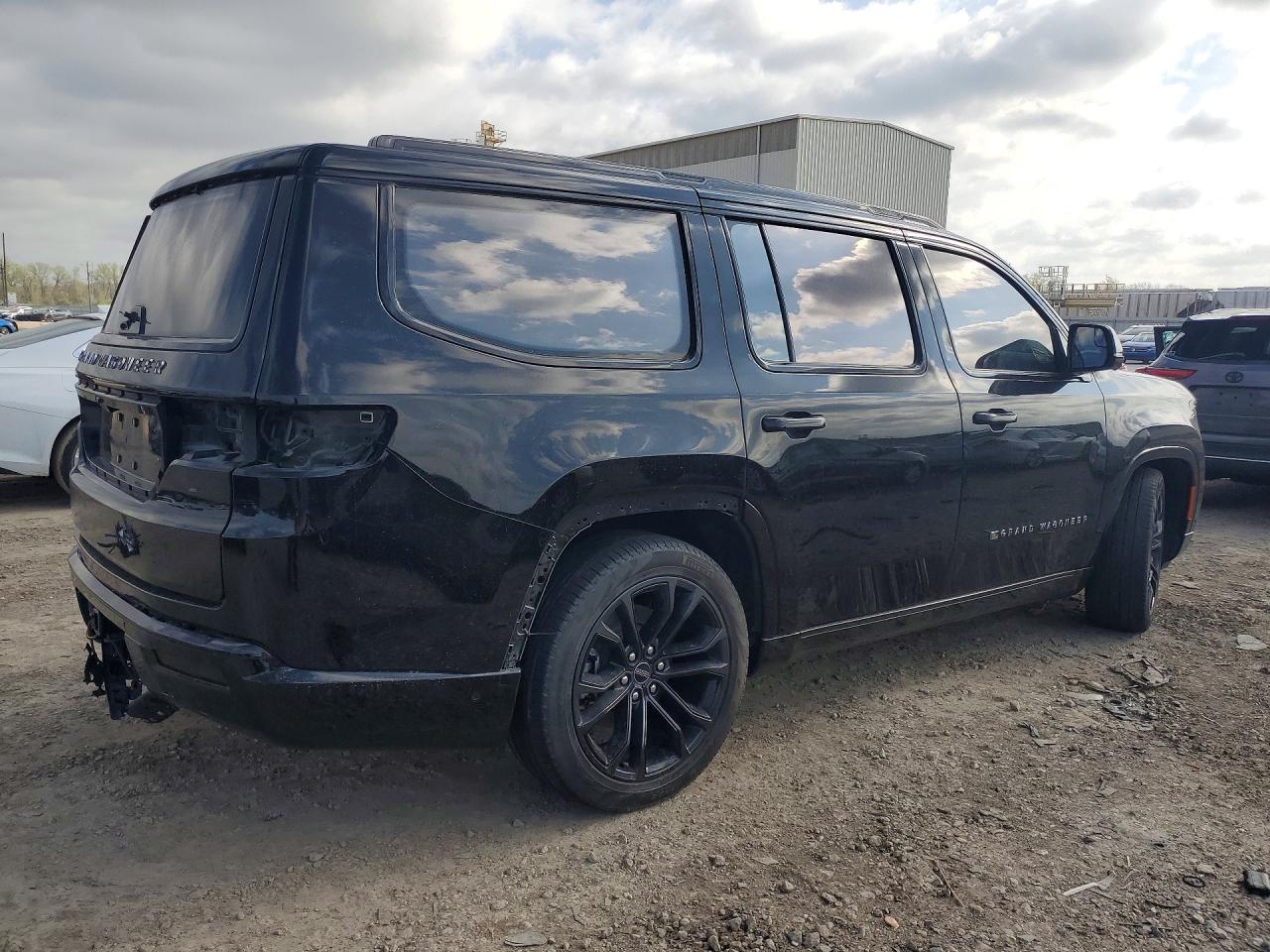 2023 Jeep Grand Wagoneer Series Iii - Image 3